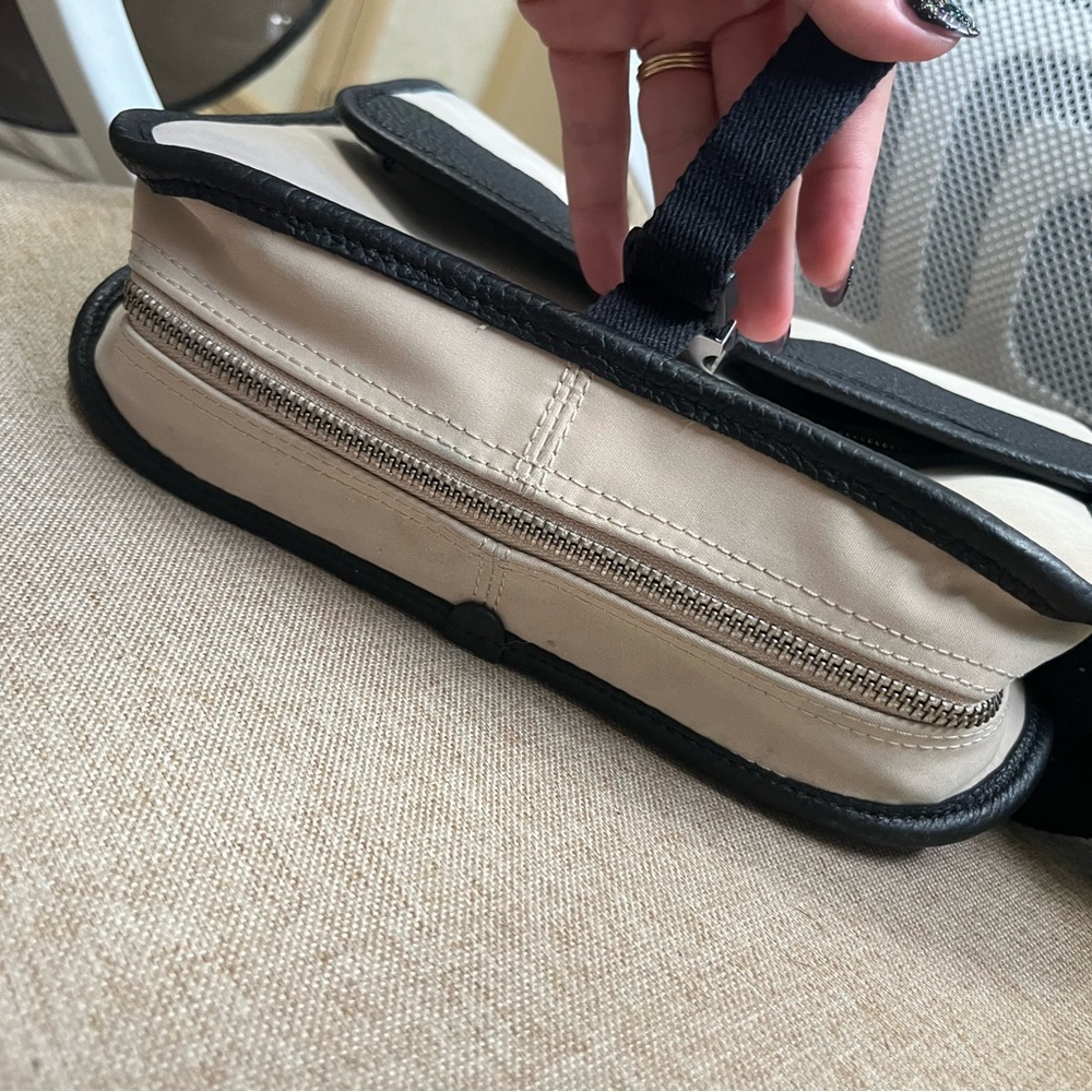Lululemon Now and Always Crossbody 5L - Picture 7 of 12